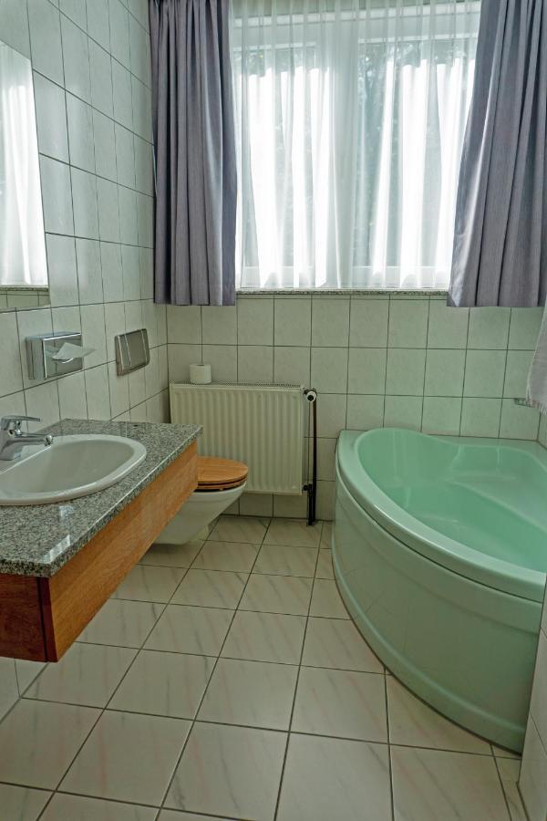 Hotel Lonac Ντούισμπουργκ Εξωτερικό φωτογραφία